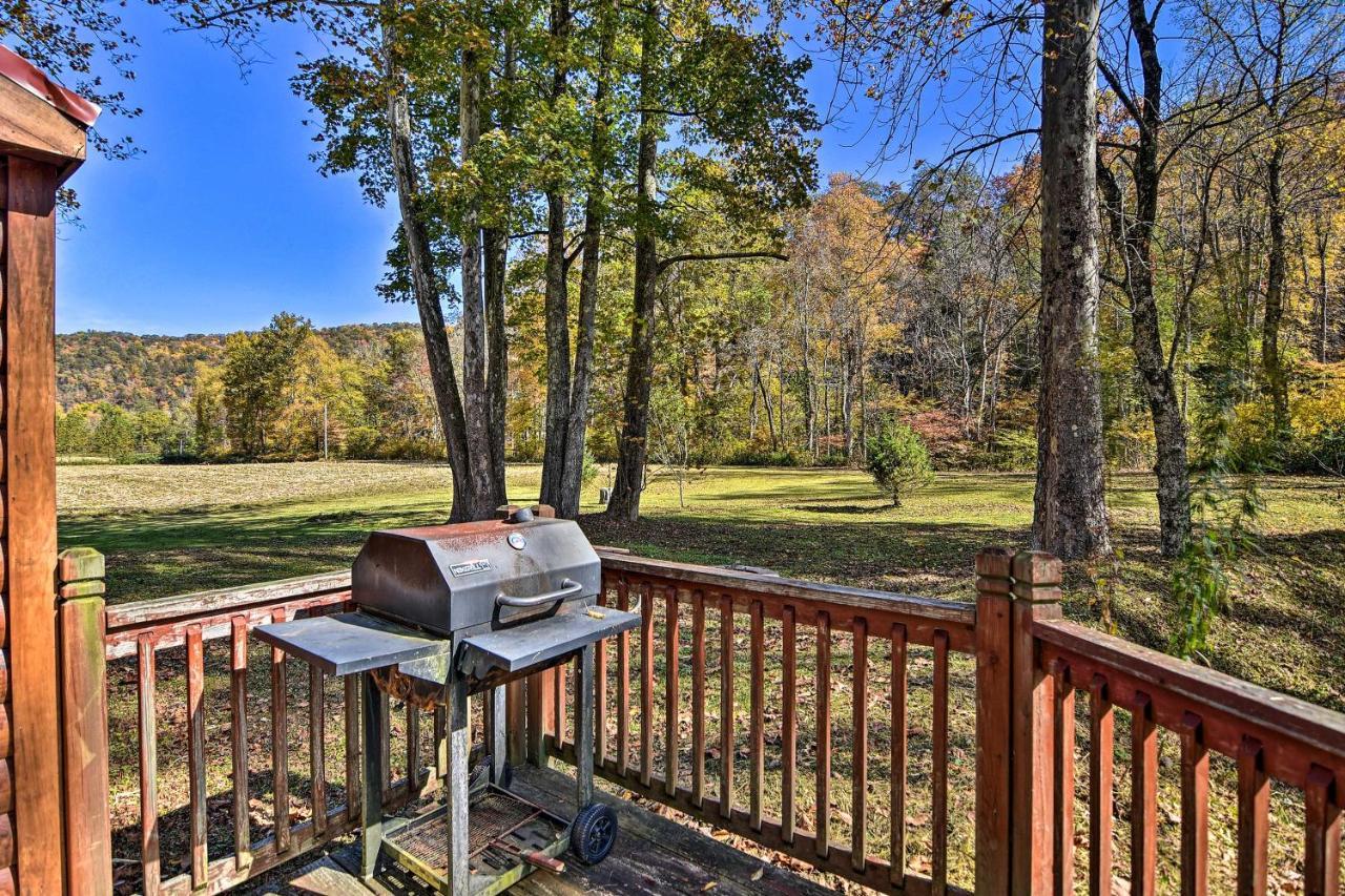 Rural Cabin Hideaway With Fire Pit And Mtn Views! Parsons Exterior photo