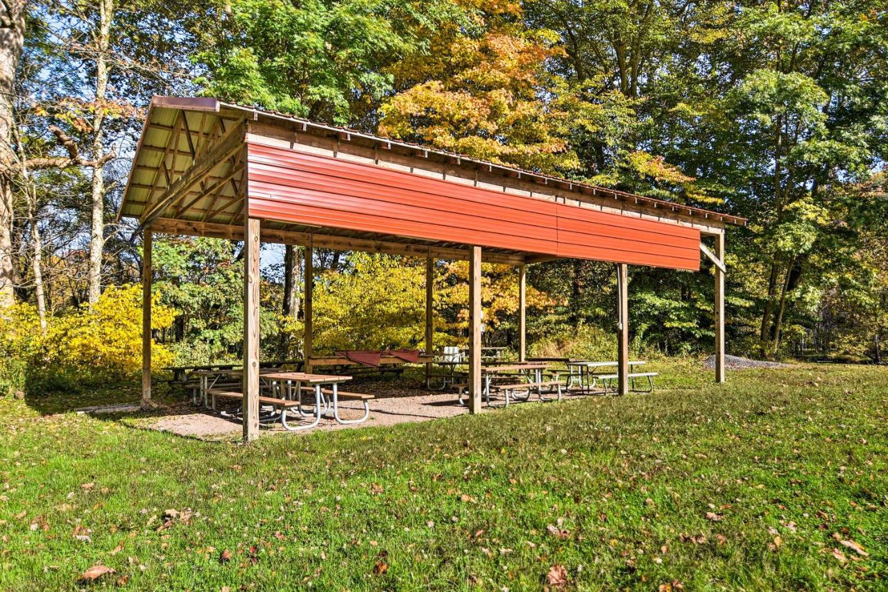 Rural Cabin Hideaway With Fire Pit And Mtn Views! Parsons Exterior photo