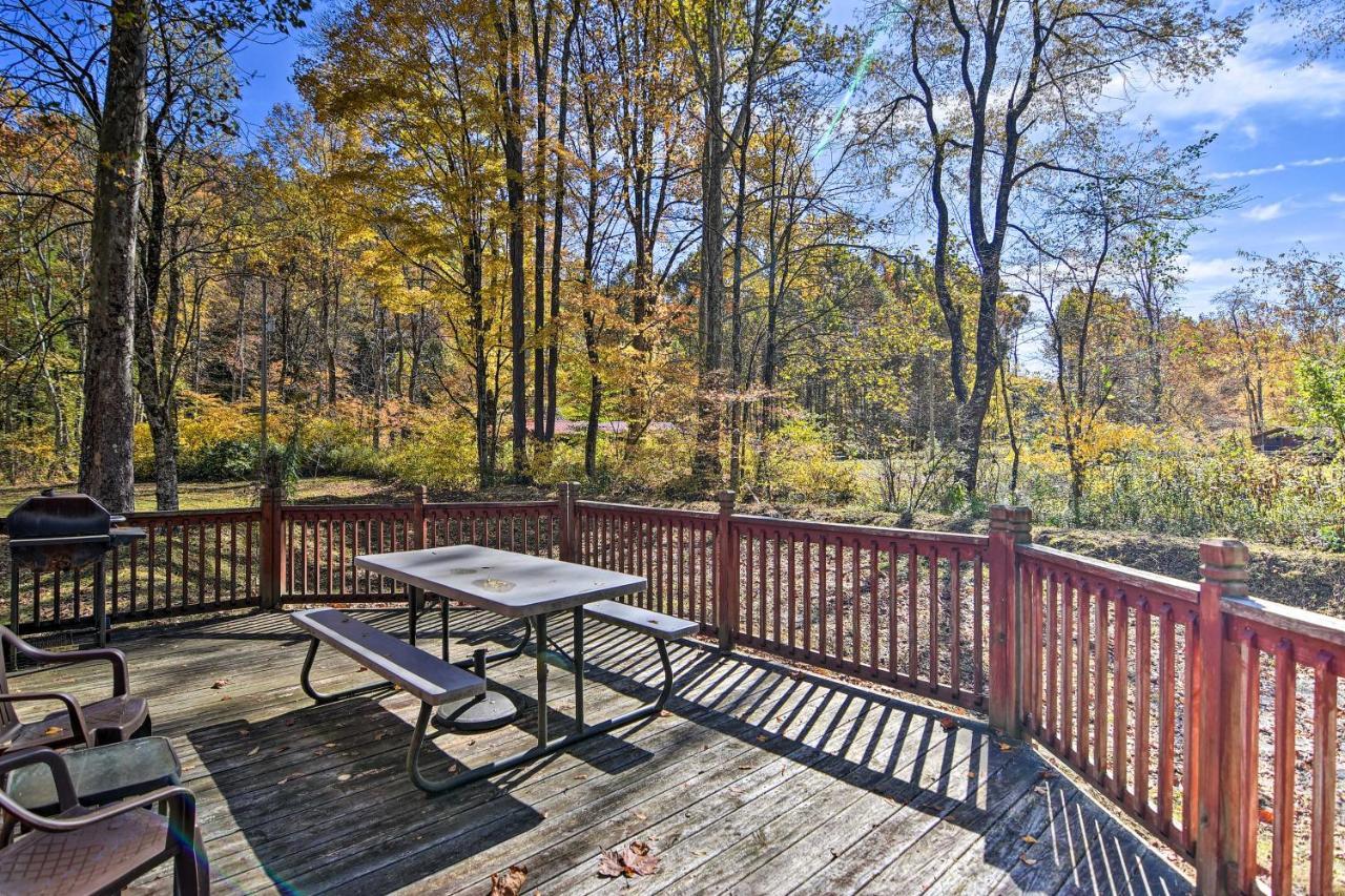 Rural Cabin Hideaway With Fire Pit And Mtn Views! Parsons Exterior photo